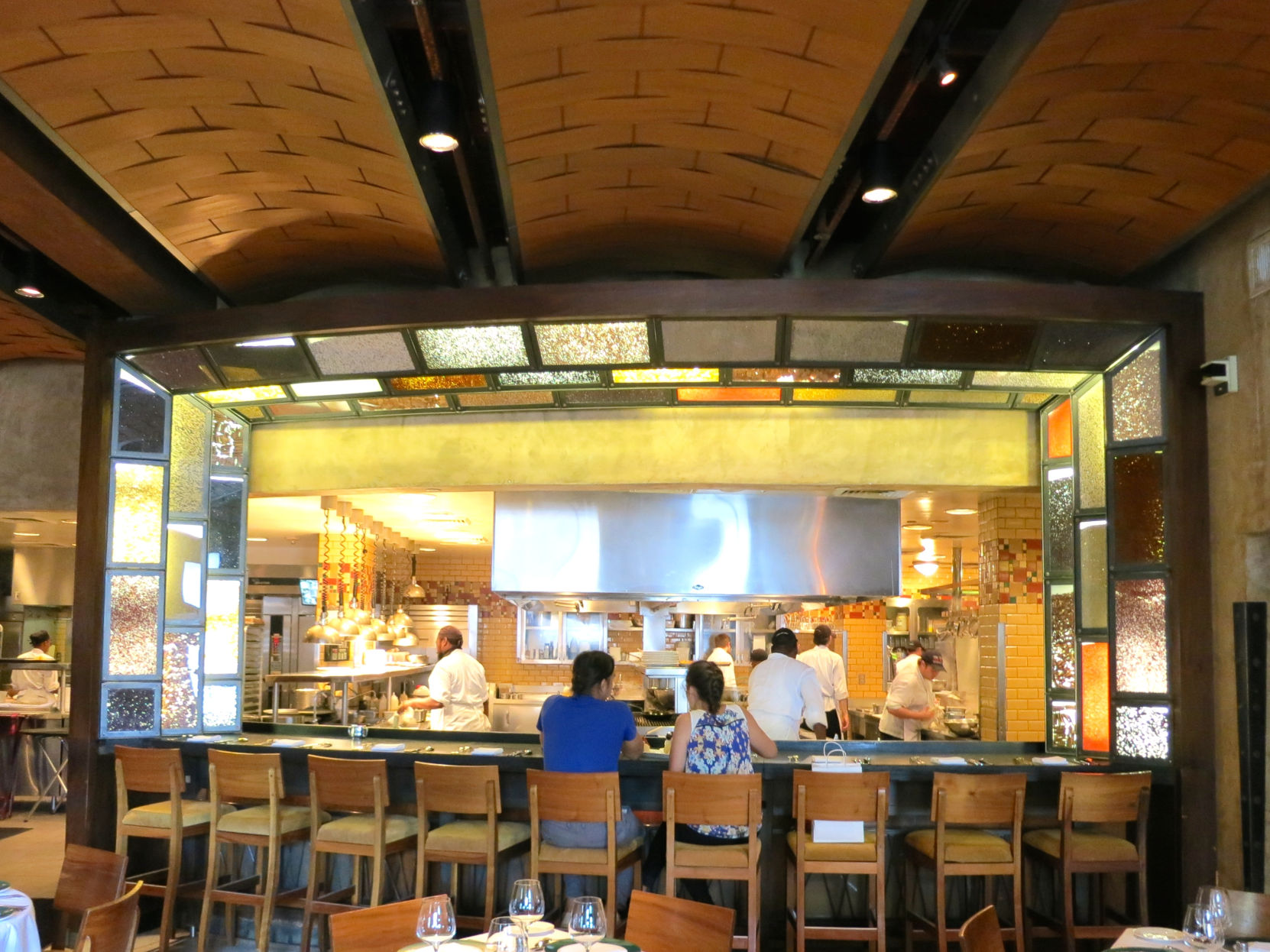 emerils dining bar.jpg